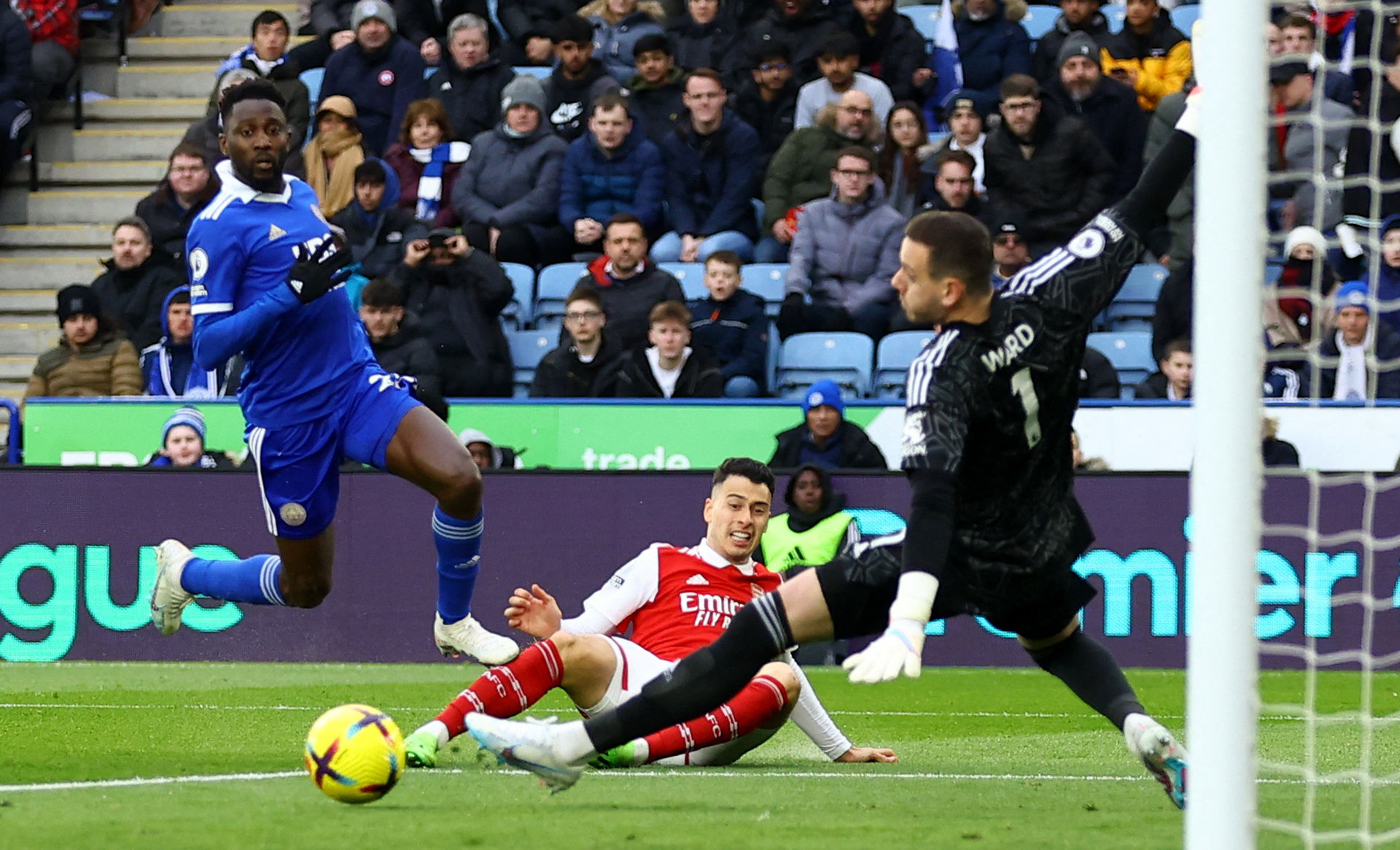 继续在赛场 继续在赛场