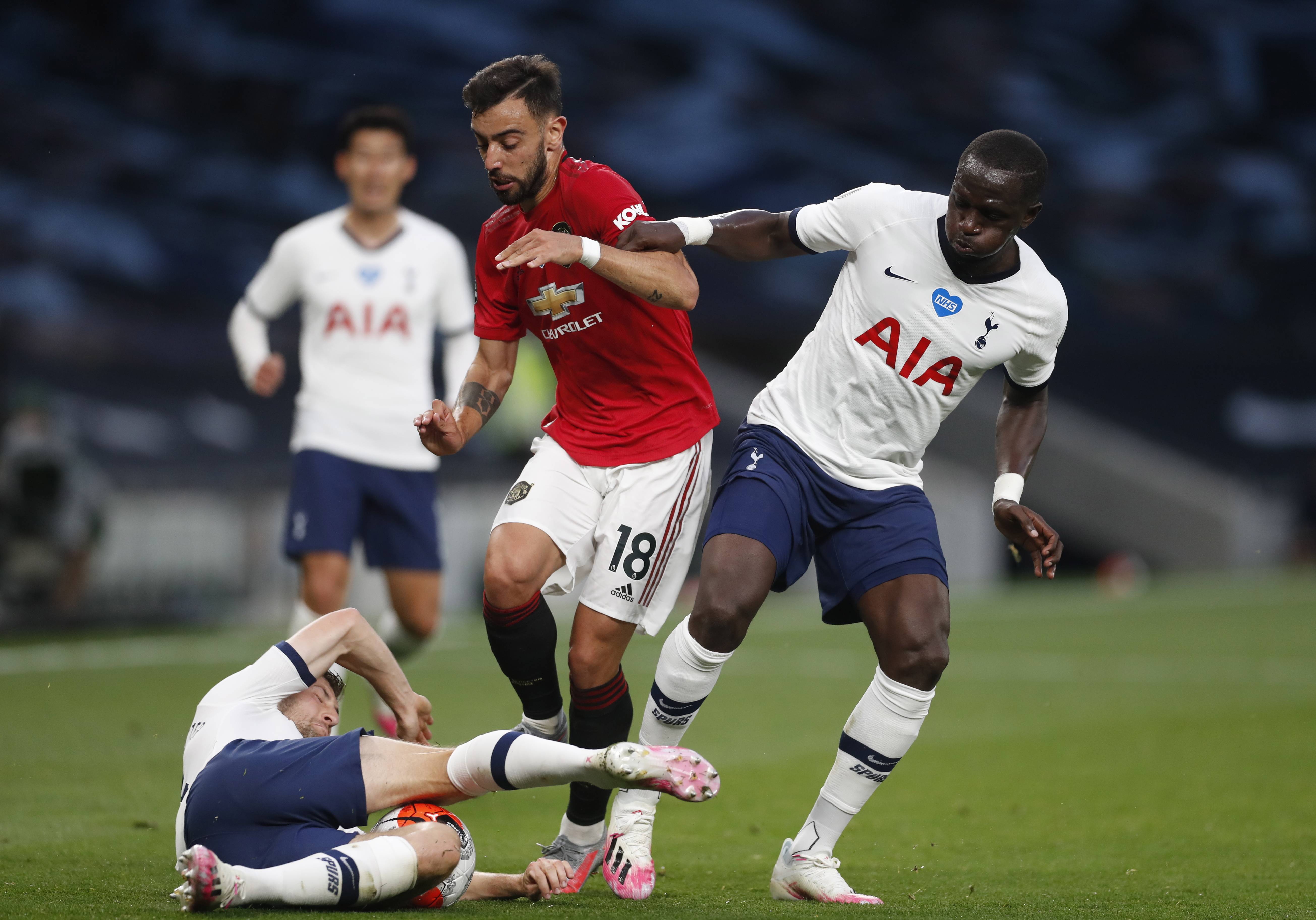 乌多基和他 乌多基和他