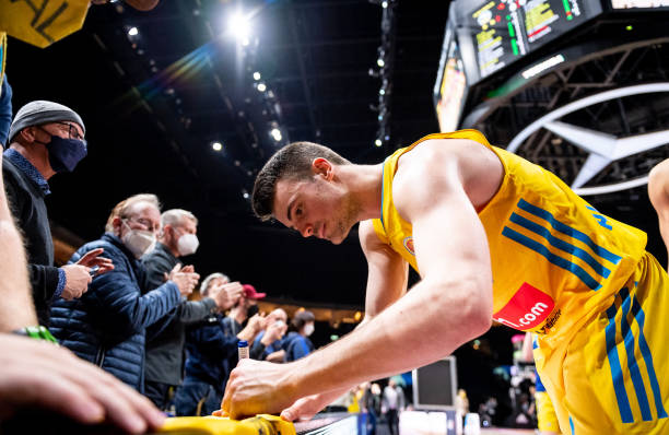 巧完成脱困 巧完成脱困