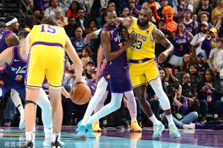 的表现受到 的表现受到